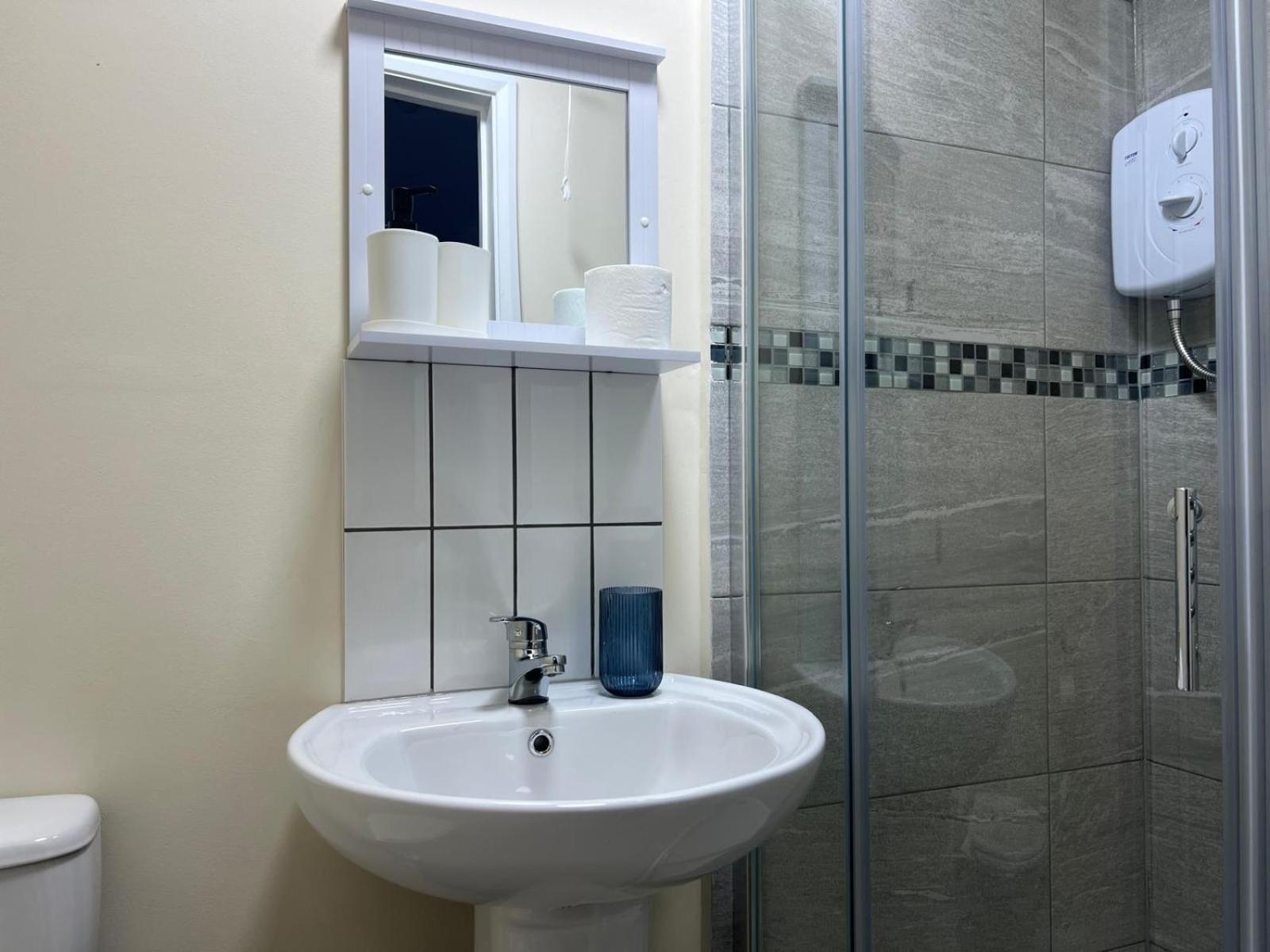 Modern Apartment Off-Road Parking-Twin Room Suite 4 ノッティンガム エクステリア 写真